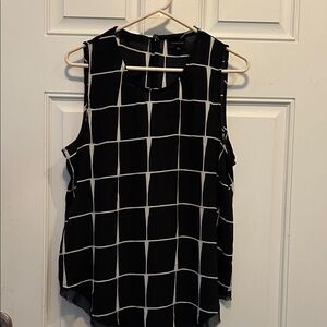 Who What Wear Black and White Checkered Sleeveless Blouse